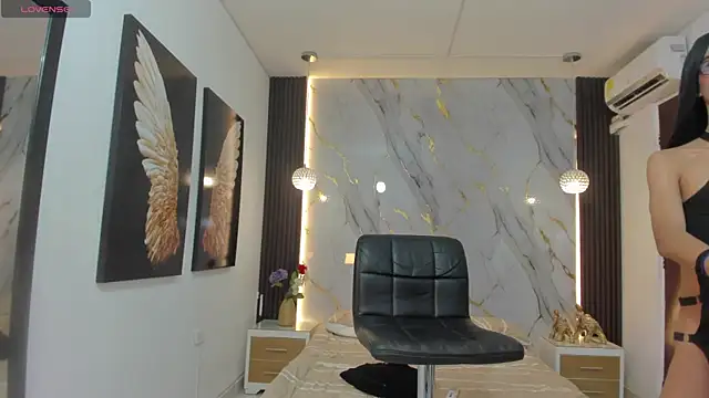 estephany doll online show from January 5, 2025, 2:30 pm