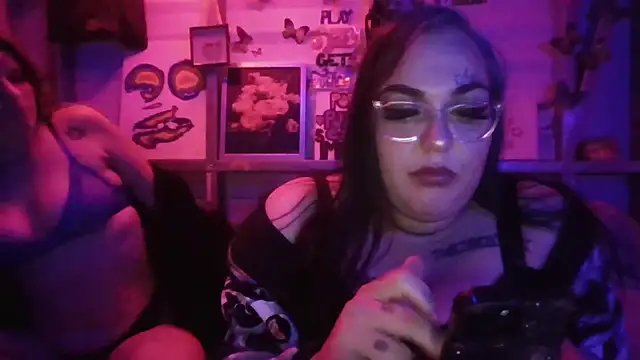 Snapshot of s6tan6whor6 chatting on February 8, 2025, 9:24 am s6tan6whor6 online show from February 8, 2025, 9:24 am