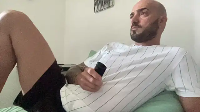 alessandromori91 online show from September 14, 2025, 7:29 am