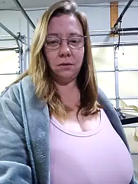 MsShelby40 online show from December 4, 2024, 10:08 pm