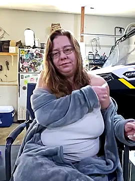 MsShelby40 online show from December 6, 2024, 4:17 pm