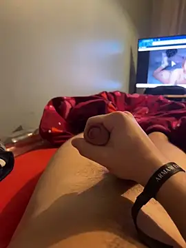 Snapshot of enzomlt chatting on November 26, 2025, 1:17 am enzomlt online show from November 26, 2025, 1:17 am