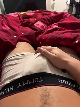 Snapshot of enzomlt chatting on December 22, 2025, 1:57 am enzomlt online show from December 22, 2025, 1:57 am