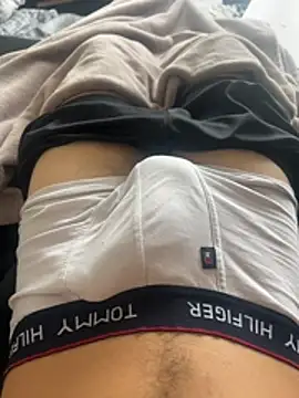 Snapshot of enzomlt chatting on January 12, 2026, 12:10 pm enzomlt online show from January 12, 2026, 12:10 pm