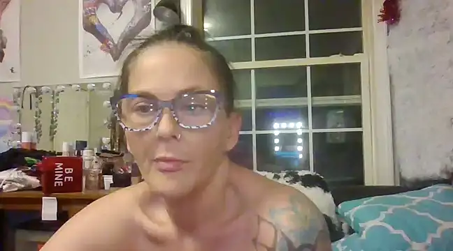 Snapshot of TopazVixen chatting on January 12, 2025, 11:28 am TopazVixen online show from January 12, 2025, 11:28 am