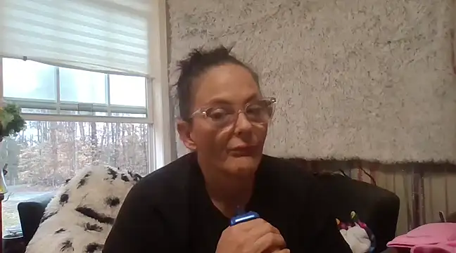 Snapshot of TopazVixen chatting on March 5, 2025, 2:23 pm TopazVixen online show from March 5, 2025, 2:23 pm