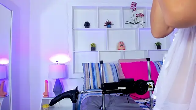 Jenifer Diaz online show from February 25, 2025, 1:06 pm