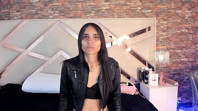 sophie pariss online show from September 12, 2025, 4:56 am