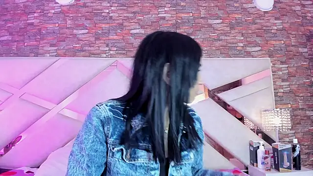 sophie pariss online show from November 5, 2025, 1:27 am