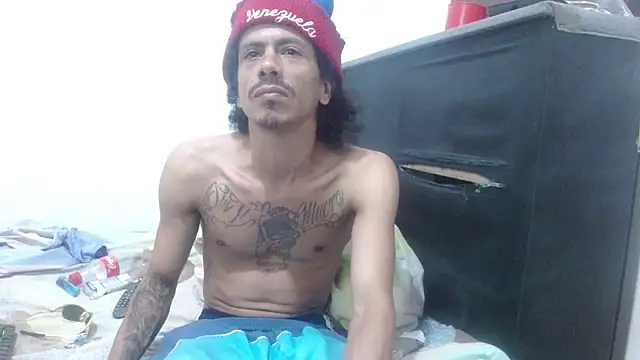 Snapshot of damian_bottom_bigcock chatting on December 7, 2024, 1:25 am damian bottom bigcock online show from December 7, 2024, 1:25 am