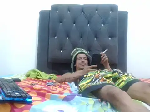 Snapshot of damian_bottom_bigcock chatting on February 2, 2025, 2:17 am damian bottom bigcock online show from February 2, 2025, 2:17 am