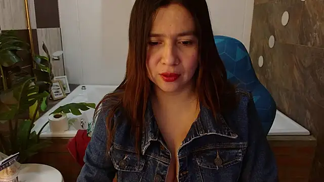 Snapshot of Heidy_Wells chatting on March 16, 2026, 12:42 pm Heidy Wells online show from March 16, 2026, 12:42 pm