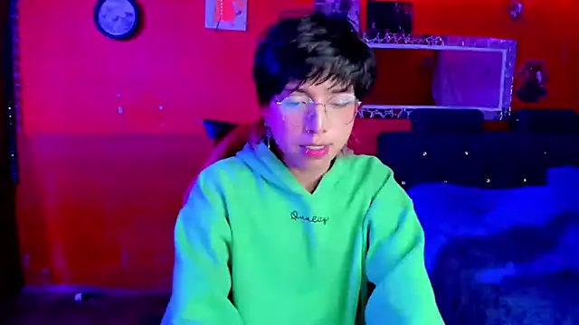 Snapshot of AnggelONfiree chatting on March 9, 2025, 11:35 pm AnggelONfiree online show from March 9, 2025, 11:35 pm