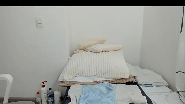 Bellaisa online show from December 2, 2025, 3:18 pm