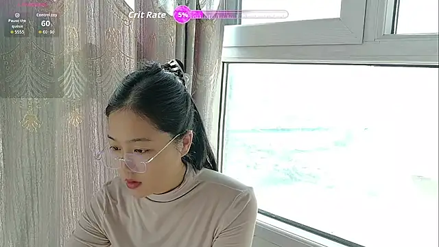 luoxuwen online show from November 18, 2025, 3:45 am