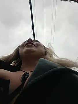 madelaine- online show from November 9, 2025, 7:34 pm