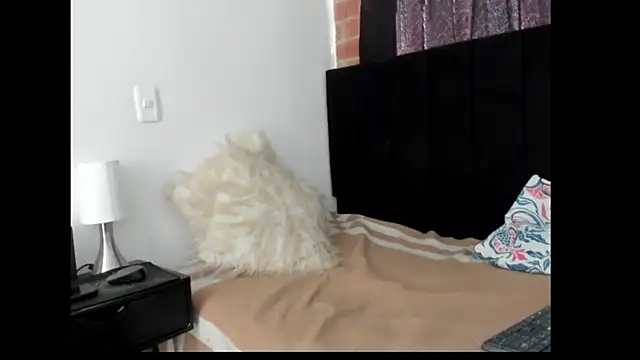 Evaaross 2345 online show from January 9, 2025, 7:40 pm