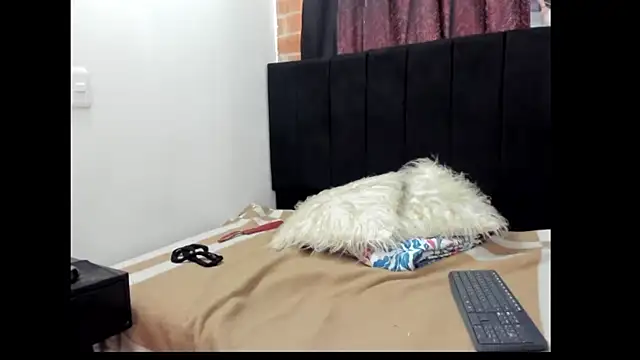 Evaaross 2345 online show from January 10, 2025, 5:56 pm