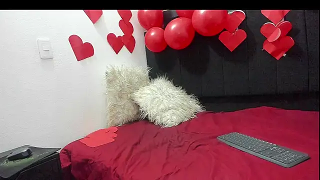 Evaaross 2345 online show from February 15, 2025, 4:34 pm