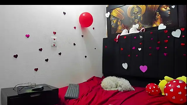 Evaaross 2345 online show from February 14, 2026, 1:19 pm