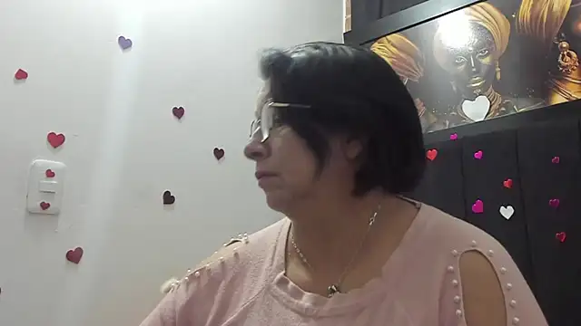 Evaaross 2345 online show from May 12, 2026, 12:02 pm