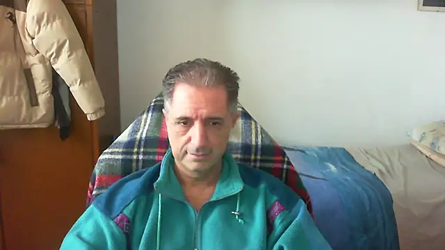 Snapshot of lliuk70mi chatting on February 16, 2026, 2:13 pm lliuk70mi online show from February 16, 2026, 2:13 pm