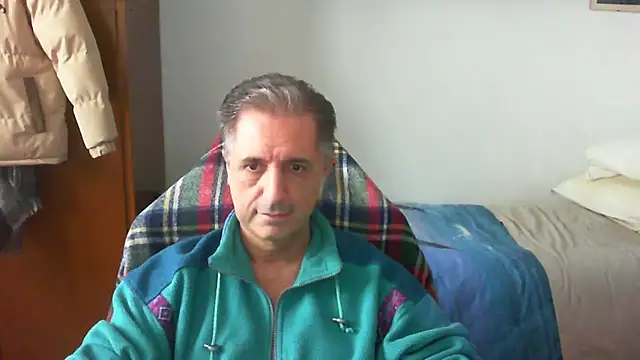 Snapshot of lliuk70mi chatting on February 28, 2026, 2:18 pm lliuk70mi online show from February 28, 2026, 2:18 pm