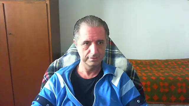 lliuk70mi online show from May 10, 2026, 12:43 pm