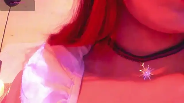 RedMeloddy online show from November 27, 2025, 8:44 pm