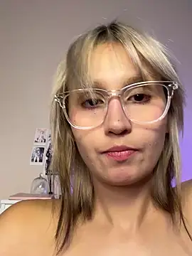 Snapshot of bigbabykiki chatting on October 1, 2025, 9:04 am bigbabykiki online show from October 1, 2025, 9:04 am