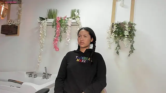 Snapshot of cute_mia23 chatting on January 6, 2025, 1:08 pm cute mia23 online show from January 6, 2025, 1:08 pm