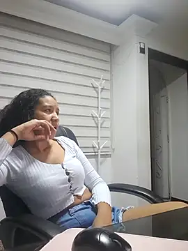 Snapshot of cute_mia23 chatting on January 28, 2025, 5:11 am cute mia23 online show from January 28, 2025, 5:11 am