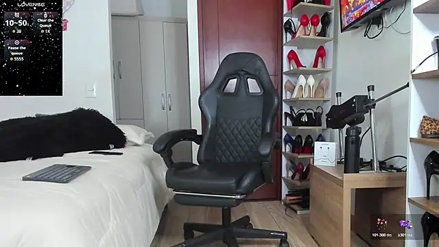 Snapshot of SophieBaker__ chatting on February 22, 2026, 1:18 am SophieBaker online show from February 22, 2026, 1:18 am