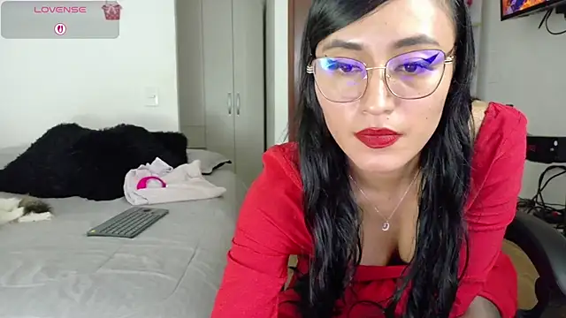 Snapshot of SophieBaker__ chatting on April 14, 2026, 2:06 am SophieBaker online show from April 14, 2026, 2:06 am