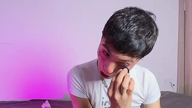 Snapshot of Justyn_Ross chatting on September 27, 2025, 11:10 pm Justyn Ross online show from September 27, 2025, 11:10 pm