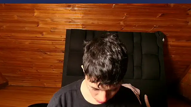 Snapshot of Justyn_Ross chatting on October 15, 2025, 6:35 am Justyn Ross online show from October 15, 2025, 6:35 am