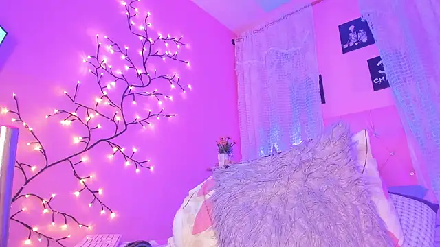 Dulce Girl  online show from March 6, 2025, 3:35 am