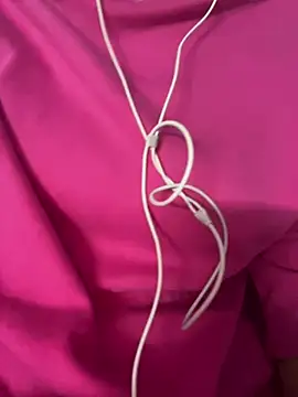  riyaahahaha  online show from April 5, 2026, 1:08 pm