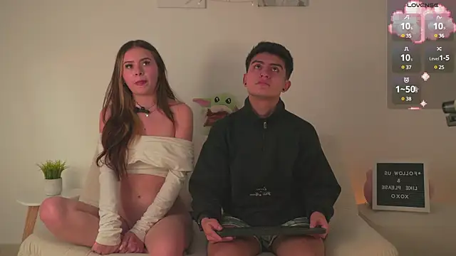 Snapshot of tommy_and_sophie chatting on January 31, 2025, 7:39 am tommy and sophie online show from January 31, 2025, 7:39 am