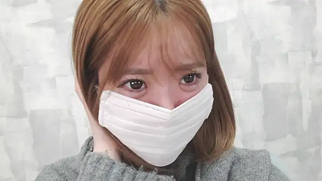 LOVE MOMO LOVE online show from December 1, 2025, 11:37 am