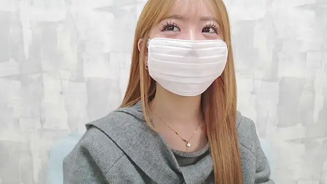 LOVE MOMO LOVE online show from March 21, 2026, 11:15 am