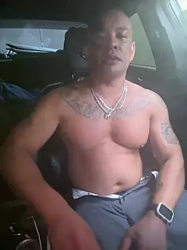 Snapshot of EatMyCake831 chatting on January 1, 2025, 3:35 pm EatMyCake831 online show from January 1, 2025, 3:35 pm