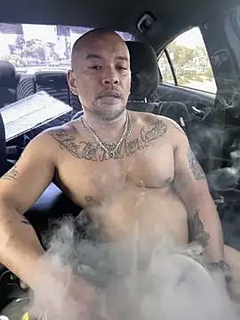 Snapshot of EatMyCake831 chatting on March 19, 2025, 8:00 pm EatMyCake831 online show from March 19, 2025, 8:00 pm