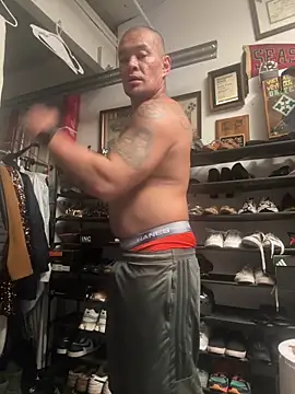 Snapshot of EatMyCake831 chatting on September 25, 2025, 9:02 am EatMyCake831 online show from September 25, 2025, 9:02 am