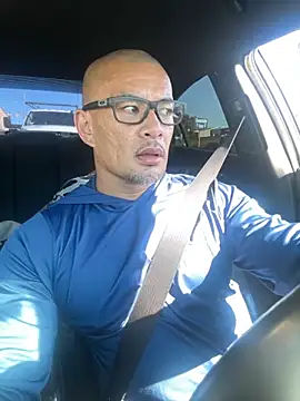 Snapshot of EatMyCake831 chatting on October 28, 2025, 6:32 pm EatMyCake831 online show from October 28, 2025, 6:32 pm