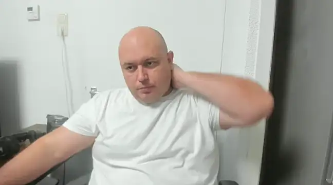 Snapshot of BigromeoXX chatting on December 31, 2024, 3:09 pm BigromeoXX online show from December 31, 2024, 3:09 pm