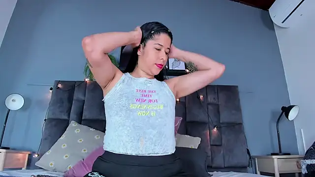 Snapshot of DulceAurora__ chatting on March 18, 2026, 4:48 am DulceAurora online show from March 18, 2026, 4:48 am