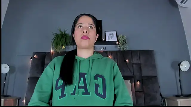 Snapshot of DulceAurora__ chatting on March 24, 2026, 2:49 am DulceAurora online show from March 24, 2026, 2:49 am