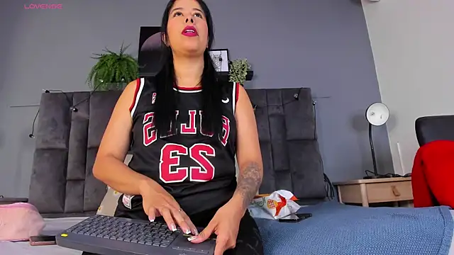 Snapshot of DulceAurora__ chatting on March 30, 2026, 1:28 am DulceAurora online show from March 30, 2026, 1:28 am