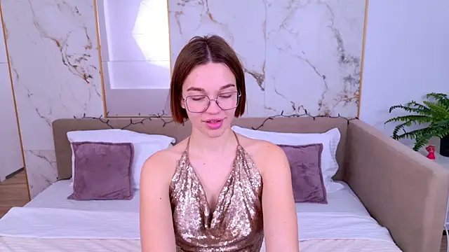 Snapshot of DanaLoved chatting on December 19, 2024, 10:00 pm DanaLoved online show from December 19, 2024, 10:00 pm